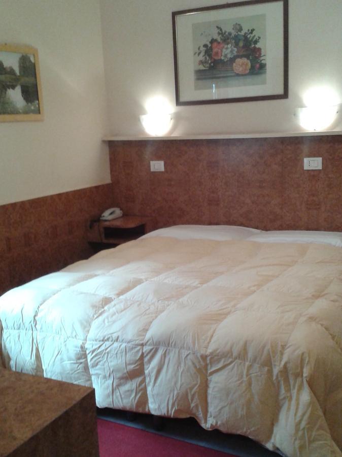 ג'נובה Hotel Fiumara מראה חיצוני תמונה