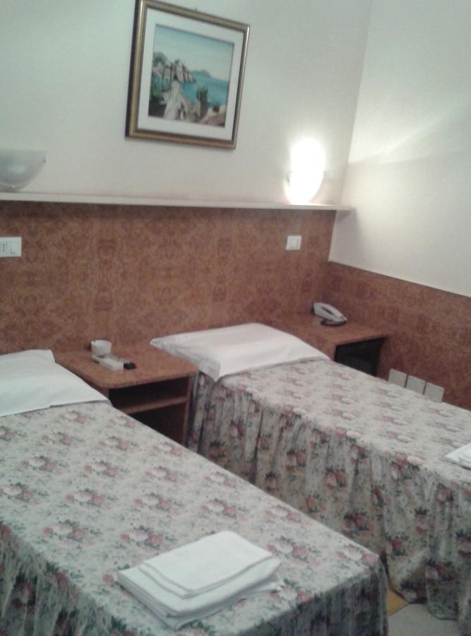 ג'נובה Hotel Fiumara מראה חיצוני תמונה